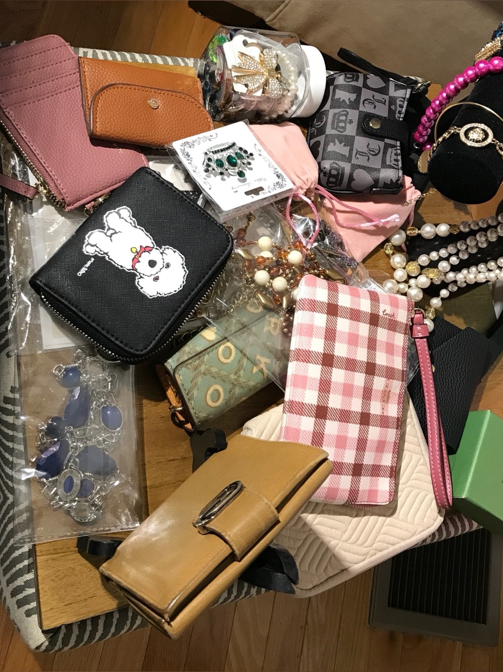 MYSTERY GIFT - Picture 2 of 3
